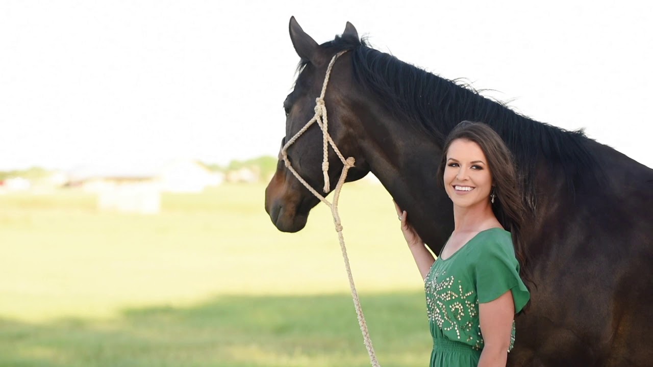 Behind the Scenes from Hailey Kinsel's portrait session with Kirstie Marie Photography