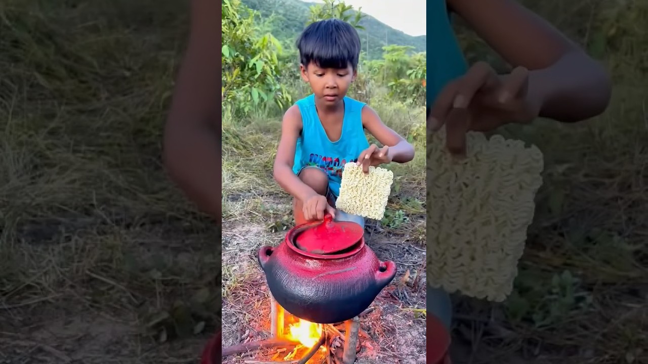 Survival Skills: SMART idea and USEFUL with single mom #bushcraft #camping #outdoors #useful #idea🎈🌿
