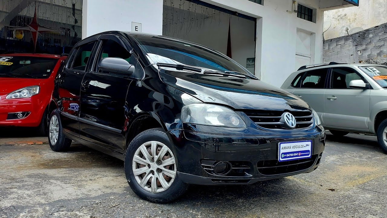 VW Fox 1.0 básico - Ano 2005 - Flex - Preto