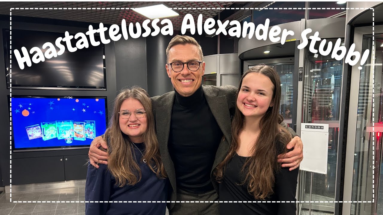 Presidenttiehdokas Alexander Stubb lasten haastattelussa (Elina Sofia)