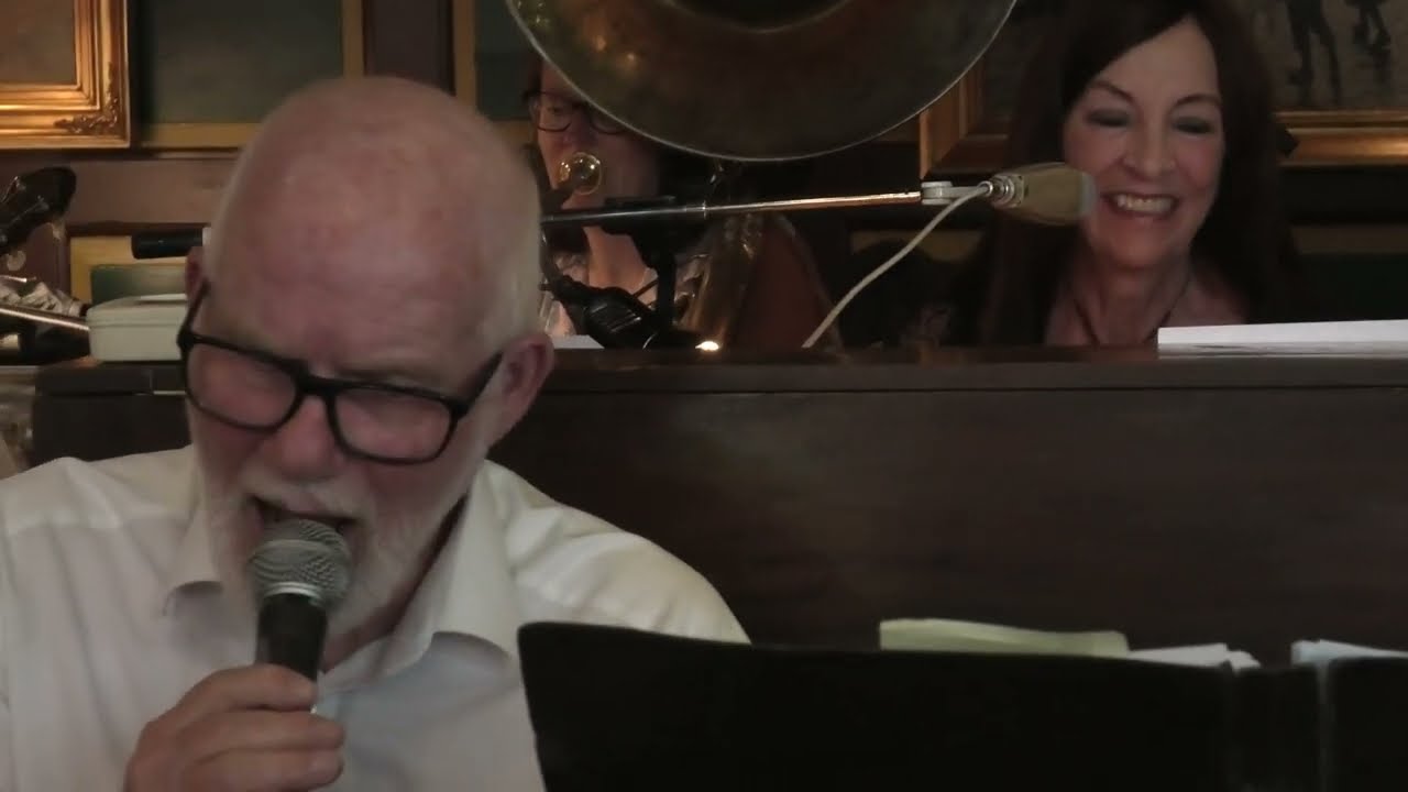 KISS ME SWEET (Armand Piron/Steve Lewis), by Baked Beans Jazzers At Axelborg Bodega 4/ - June 2023