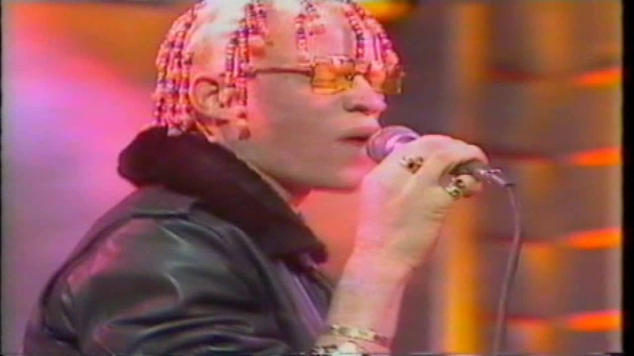 Yellow Man Pt.1  Live Pon English Tv  1984