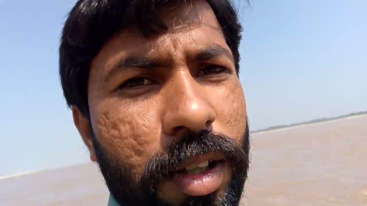 دریائے چناب پر شکار کھیلتے ہوئے امید ہے آپ لوگوں کو مزہ آئے گا 👍🥰