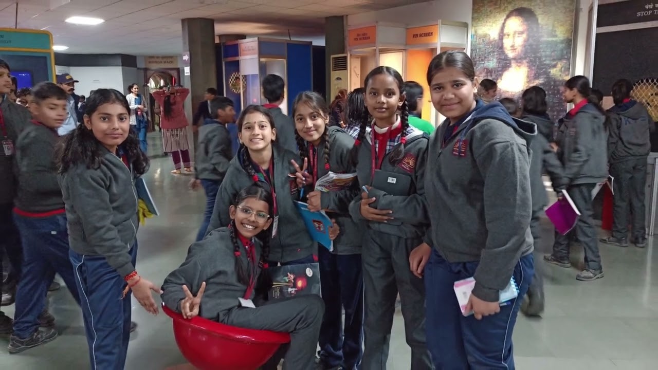 pm Shri kendriya vidyalaya sector 3 rohini EXPOSURE VISIT at science museum of class VII