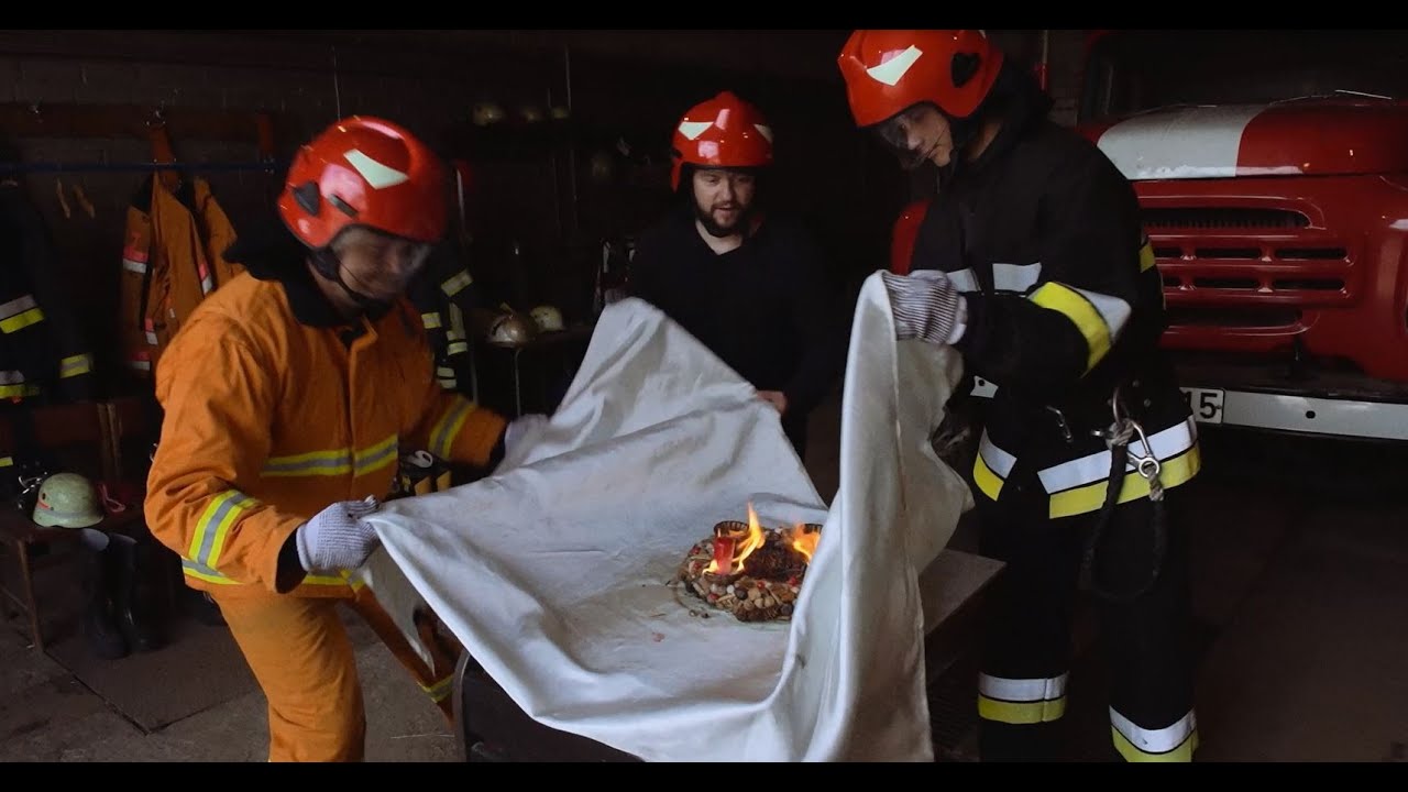 VALMIERA GLASS: Glass fibre - fire guard!