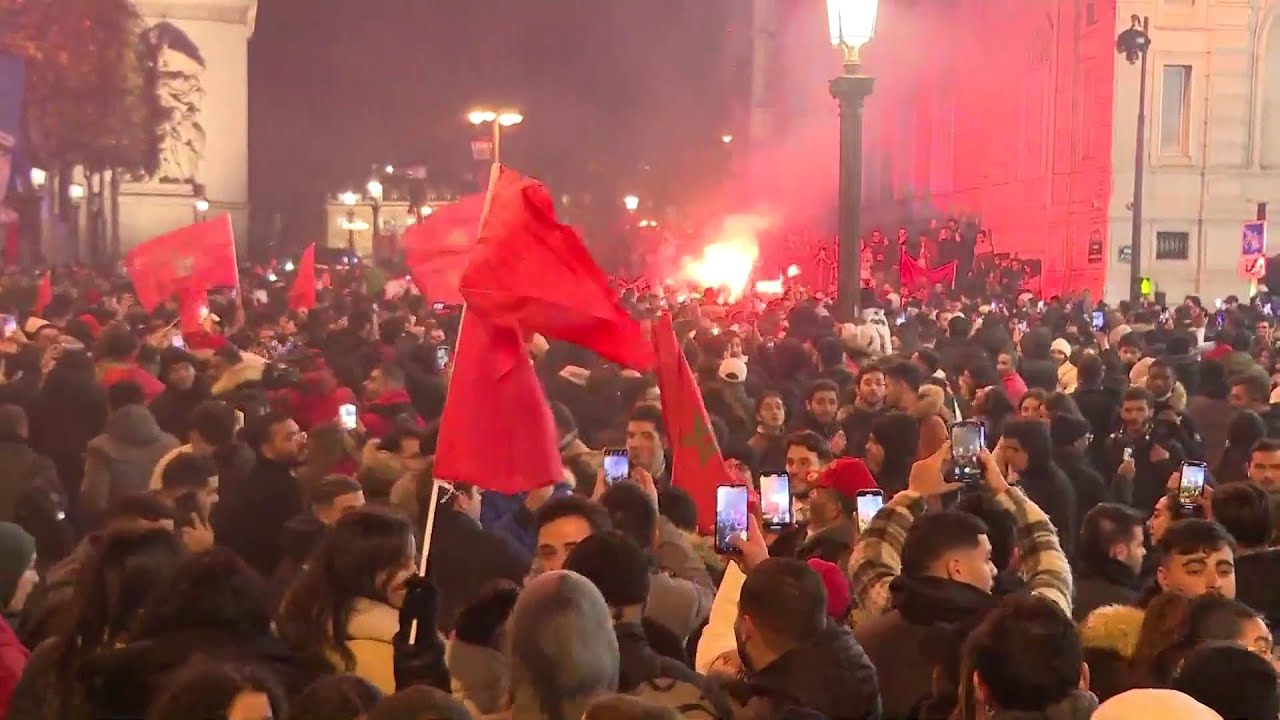تغطية العربية لرصد فرحة الجماهير بفوز المغرب على إسبانيا ليتأهل للدور الربع النهائي