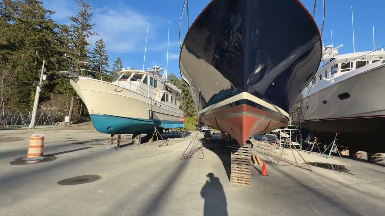 Explanation of semi-displacement vs.  displacement vs. planning boat hulls. 