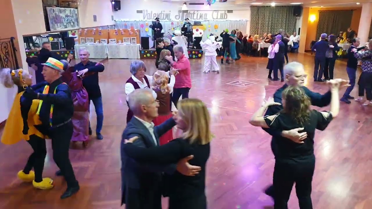 SALA DA BALLO ROMA CASTELLI ROMANI VALENTINI SPORTING CLUB