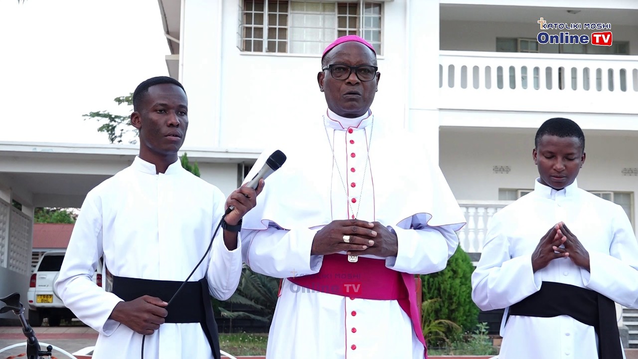 ASKOFU MINDE ATANGAZA MAKONGAMANO YA WIKI YA NEEMA KATIKA SAFARI YA SINODI YA KWANZA JIMBO LA MOSHI