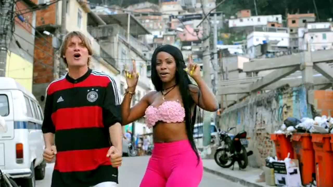 MC GRINGO -  DEUTSCHER FUSSBALL IST GEIL WM-Hit !!! (a.k.a. Gringo de Janeiro)