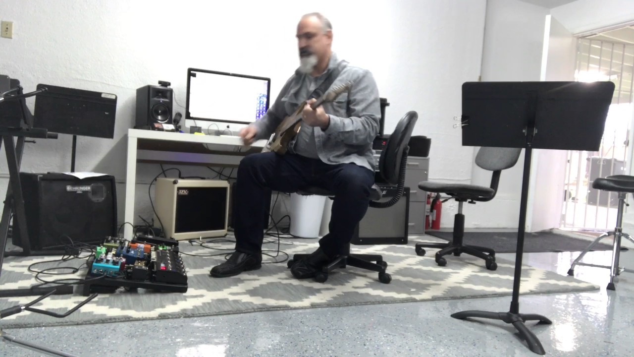 A quick demo DV Mark Jazz 1x12 amp with pedals