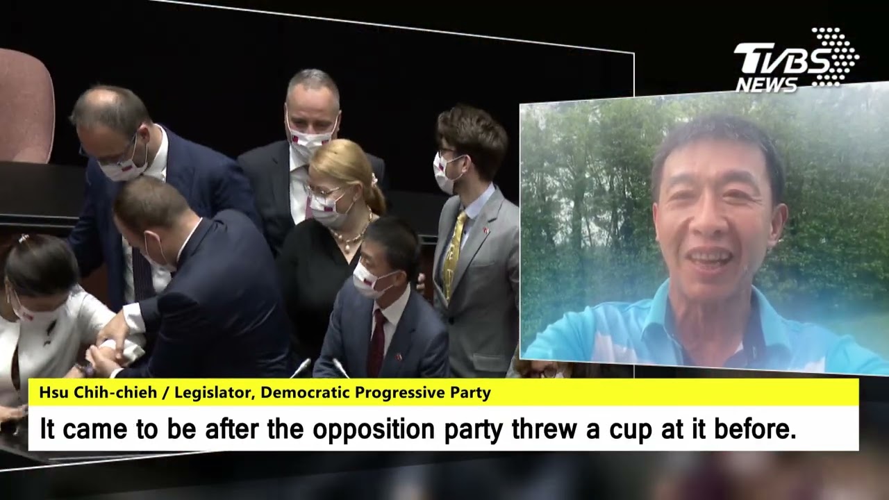【TVBS English News】SLOVAKIAN LAWMAKERS POSE IN FIGHTING STANCE AT TW LEGISLATIVE YUAN