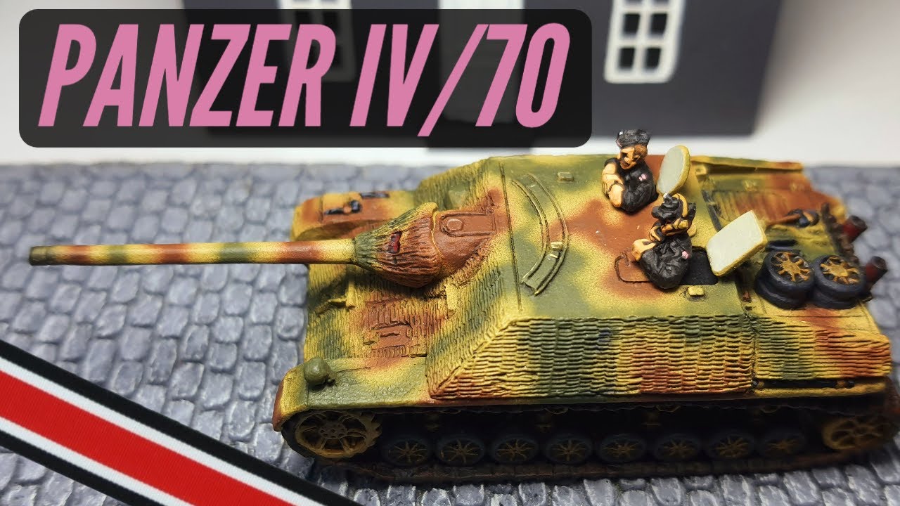 Airbrushing German Camo on a Panzer IV/70 using Tamiya paints! (Flames of War)