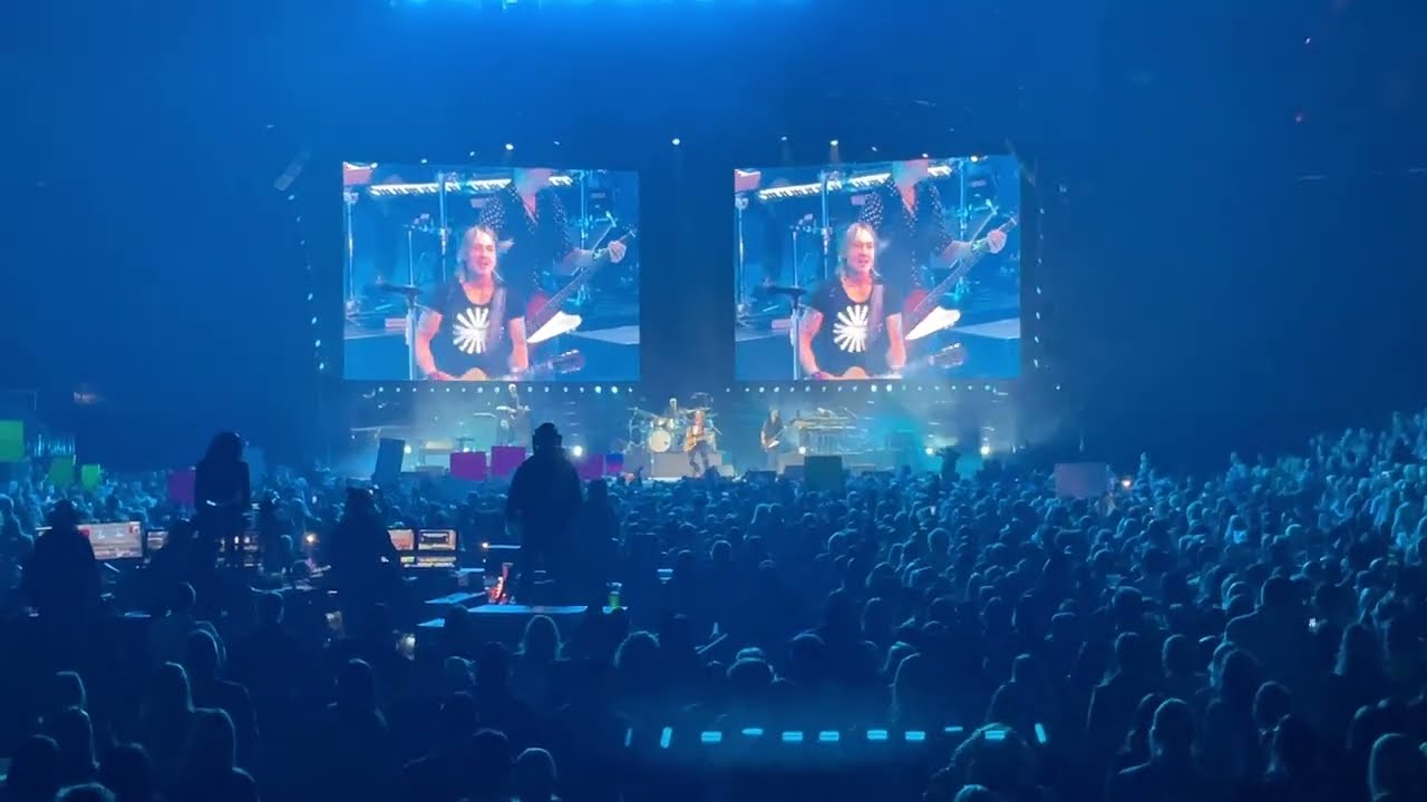 Keith Urban - Days Go By (Live @ Xcel Energy Center St. Paul, MN 11/05/2022)