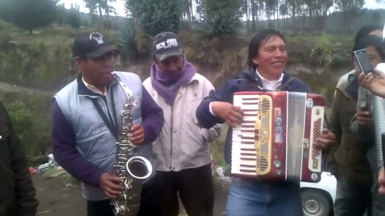 Delfín Apugllón en el Acto Matrimonial en Guamote