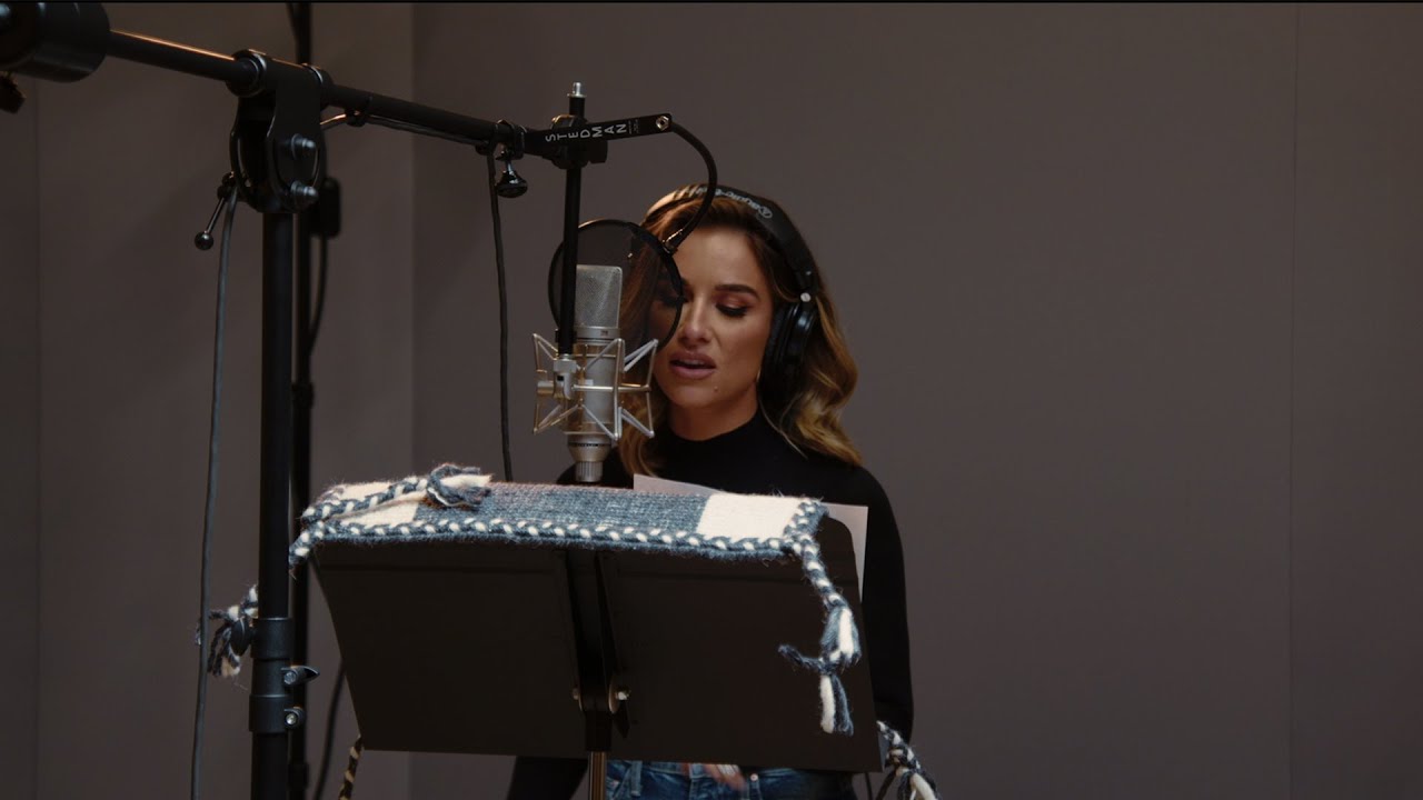 Jessie James Decker & Billy Currington - Islands In The Stream (From The Studio)