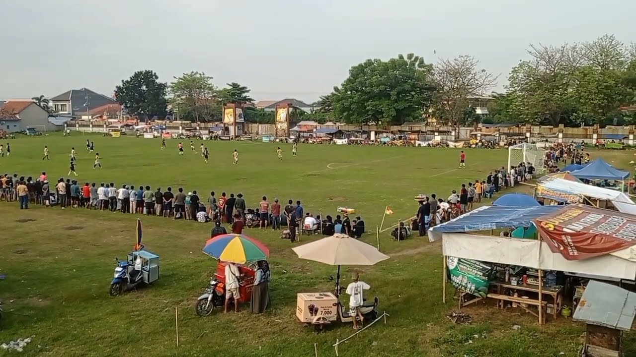 Turnamen sepak bola open natas angin cup di lapangan capgawen kedungwuni Pekalongan