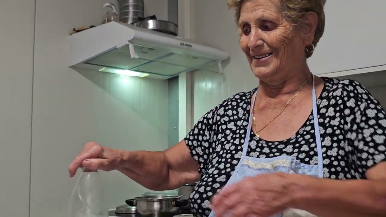 Ποτέ δεν πάμε επίσκεψη με άδεια χέρια.Στον Βασίλη και στην Ιωάννα που όλοι μας έχουμε Αγαπήσει