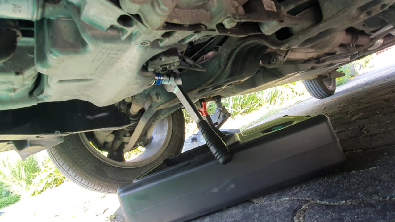 Skoda Fabia III (NJ3) - Oil & filter change