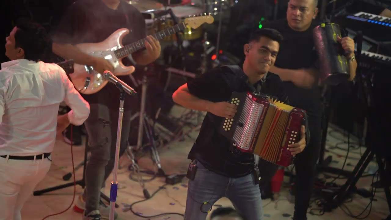 Pórtate bien - Churo Díaz en el desenguayabe Juan Lamadrid & Aleja Villegas