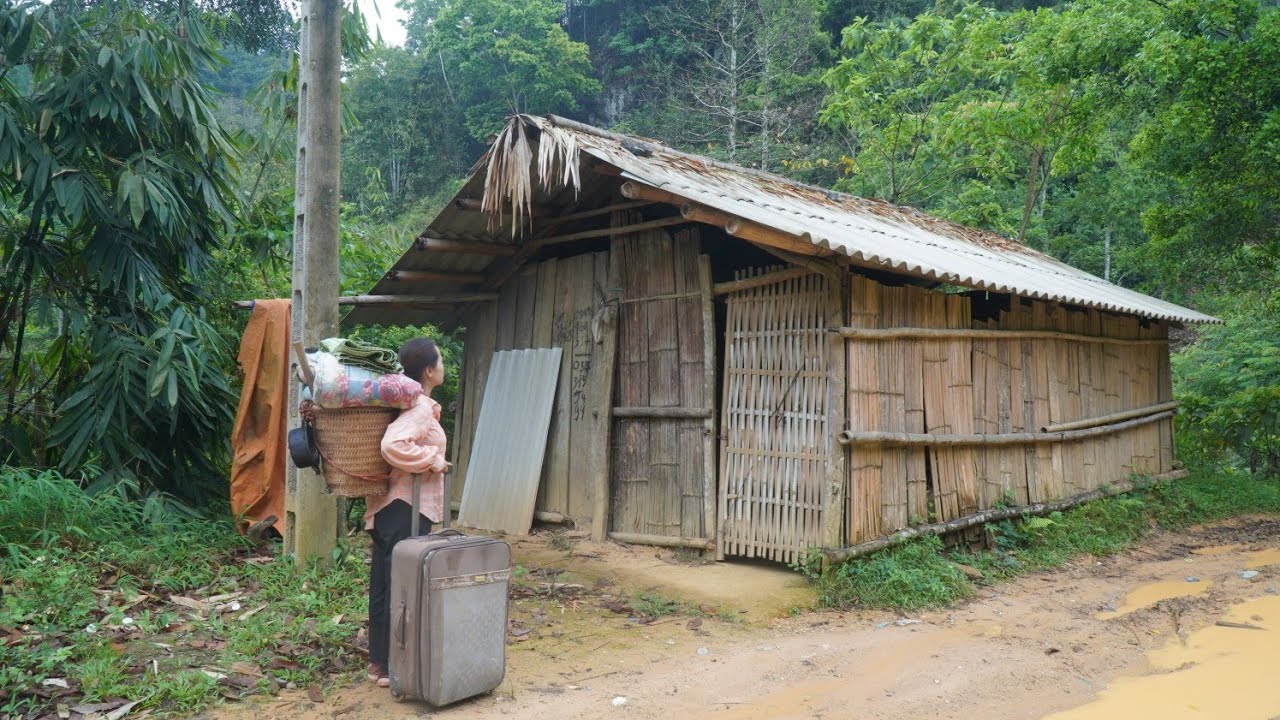 Single mother finds abandoned house in bushes next to road - Triệu Thị NaNa