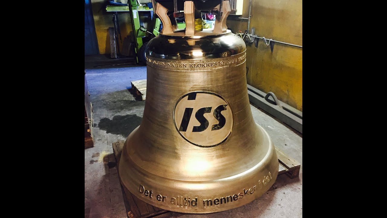 ISS klokken på 2400 kg, Innvielse og produksjon, LANGVERSJON