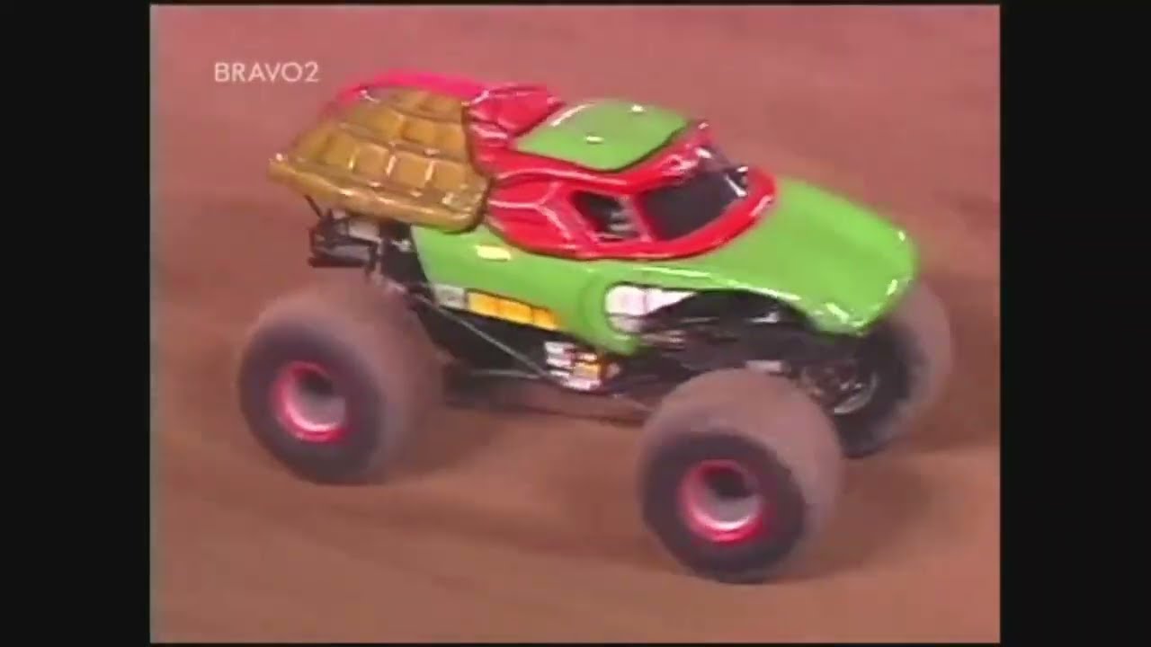 Monster Jam - Anaheim, CA 2009 Show 1 - Racing & Freestyle | BRAVO2
