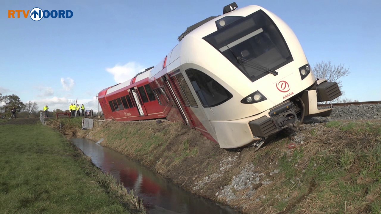 Treinverkeer ontregelt na botsing van trein met melkwagen bij Winsum - RTV Noord