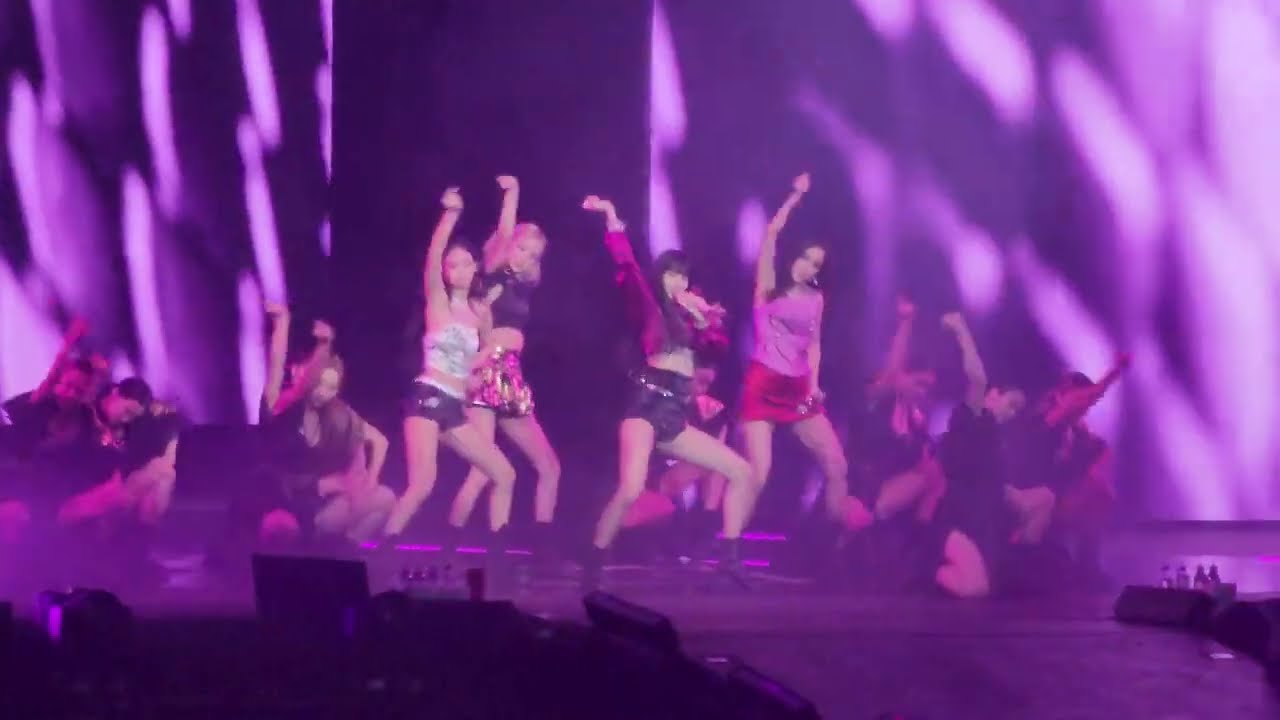 BLACKPINK (블랙핑크) - Pink Venom - Chicago - [4K] 20221111