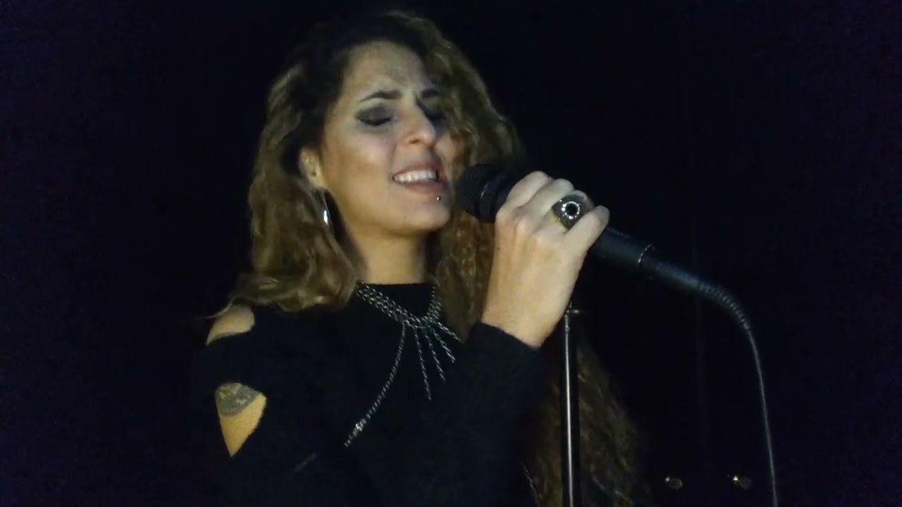 Les Mémoires Fall - Tears feat Cimone Tavares (Quarentine Sessions)