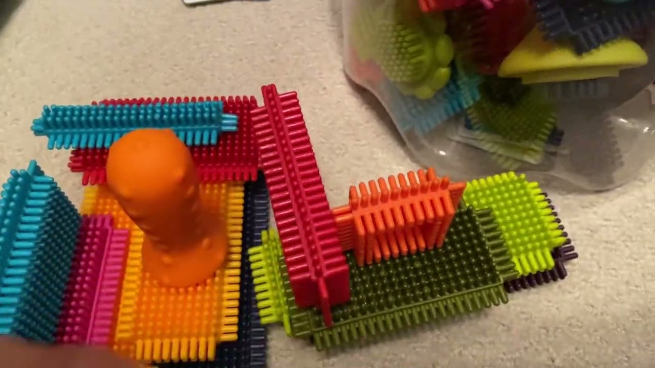 B. toys- Bristle Block  STEM Building Blocks Storage Jar With Lid Toy Review #btoys #stemtoys