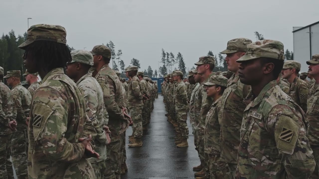 U.S. Army 5-7 Cavalry Soldiers receive NATO award in Estonia