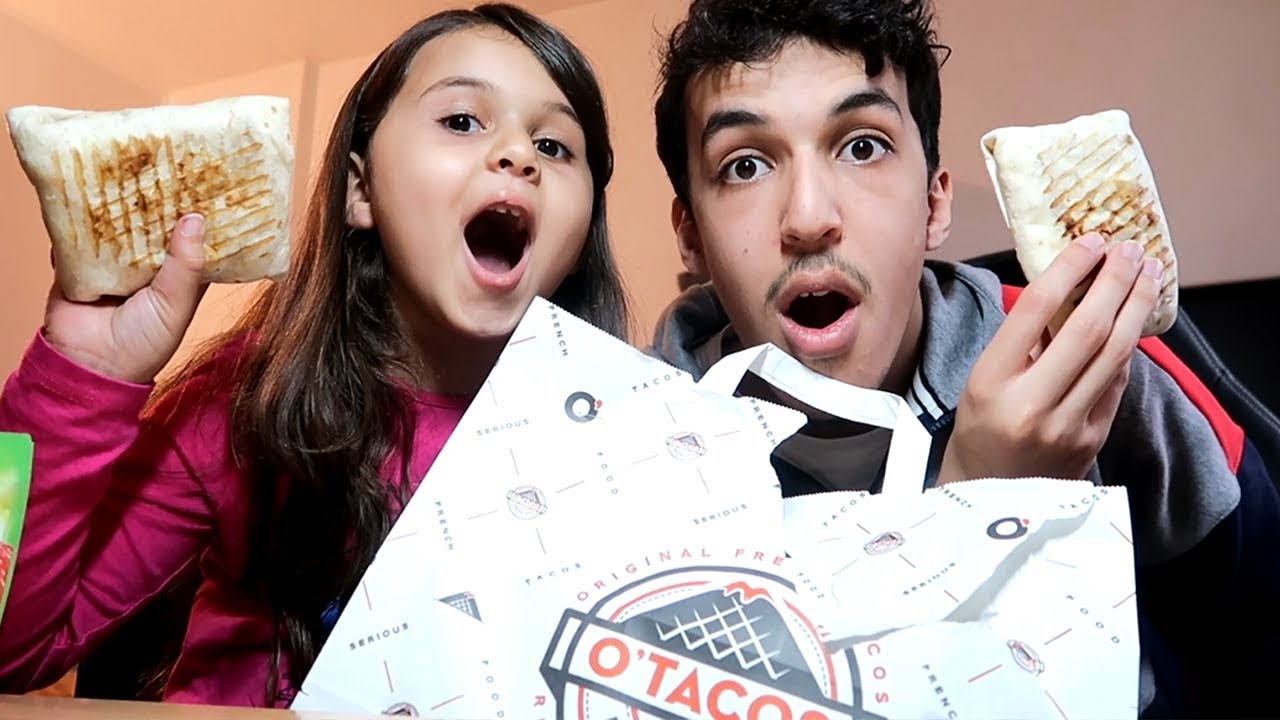 ELLE TESTE O'TACOS A 5 ANS POUR SA PREMIÈRE !