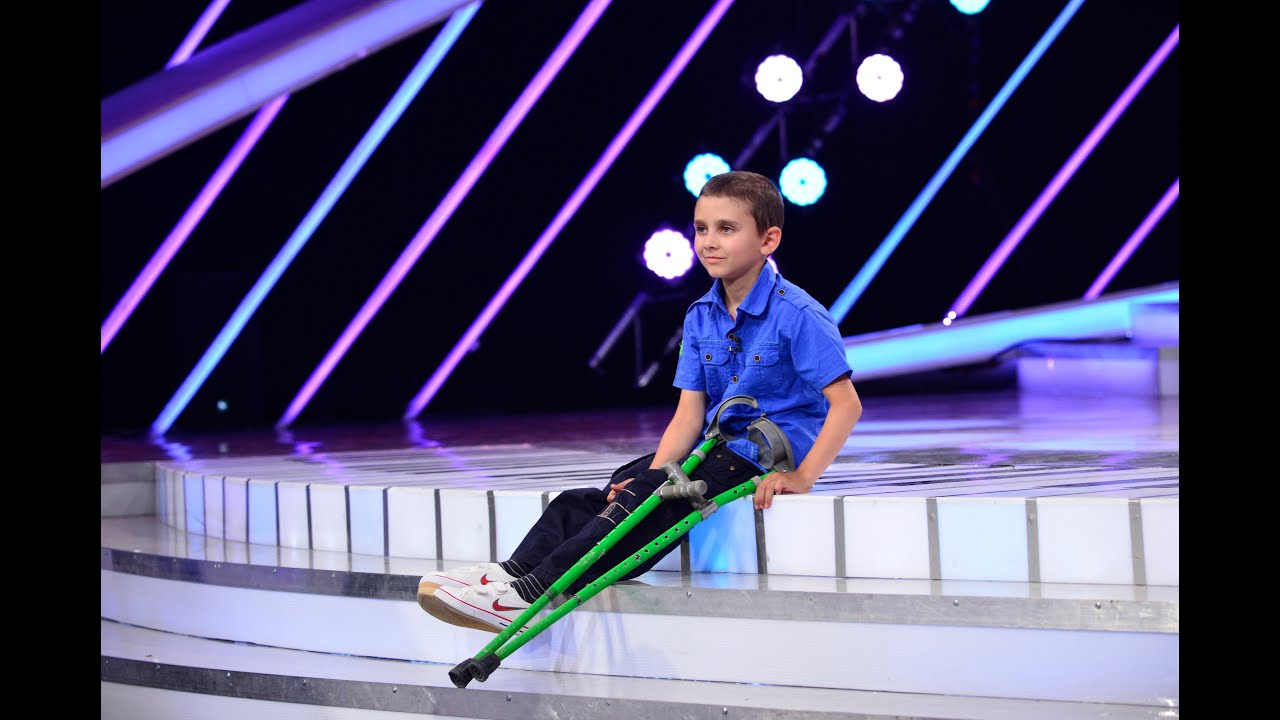 Alex suferă de cel mai agresiv cancer la os
