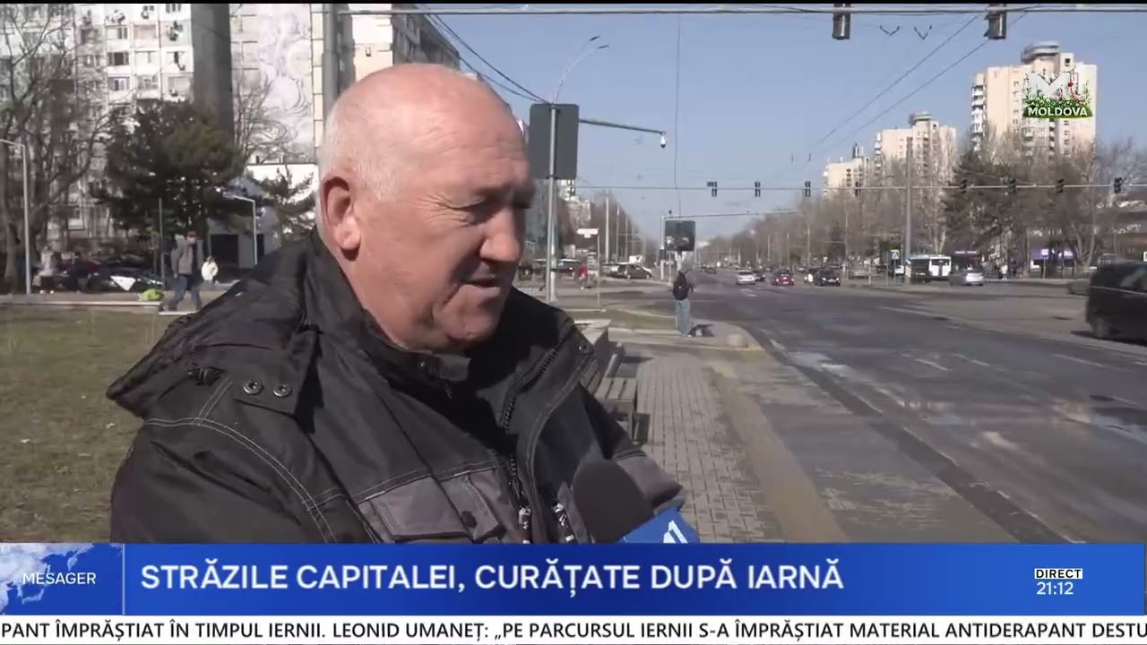 Curățenie pe străzile din Chișinău după iarnă: oamenii spun că rezultatele nu se văd peste tot