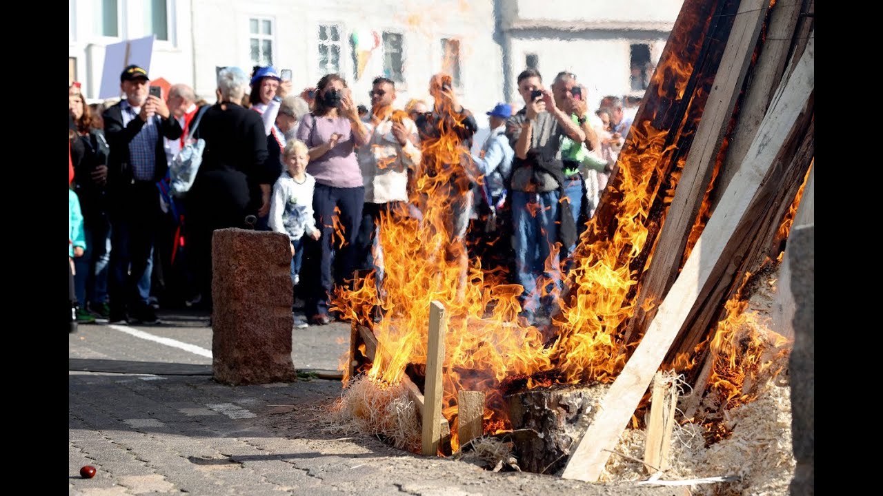 BAD HERSFELD: Das Fierche brennt Punkt 12 Uhr und bei Traumwetter: Das Lullusfest 2022 ist eröffnet!
