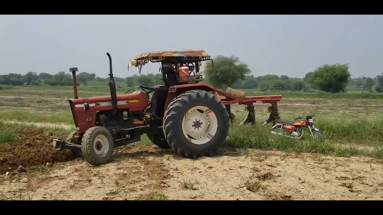 Universal Tractor U640 . Model 2007 . 85 HP . Raja Hal Perfomice  .