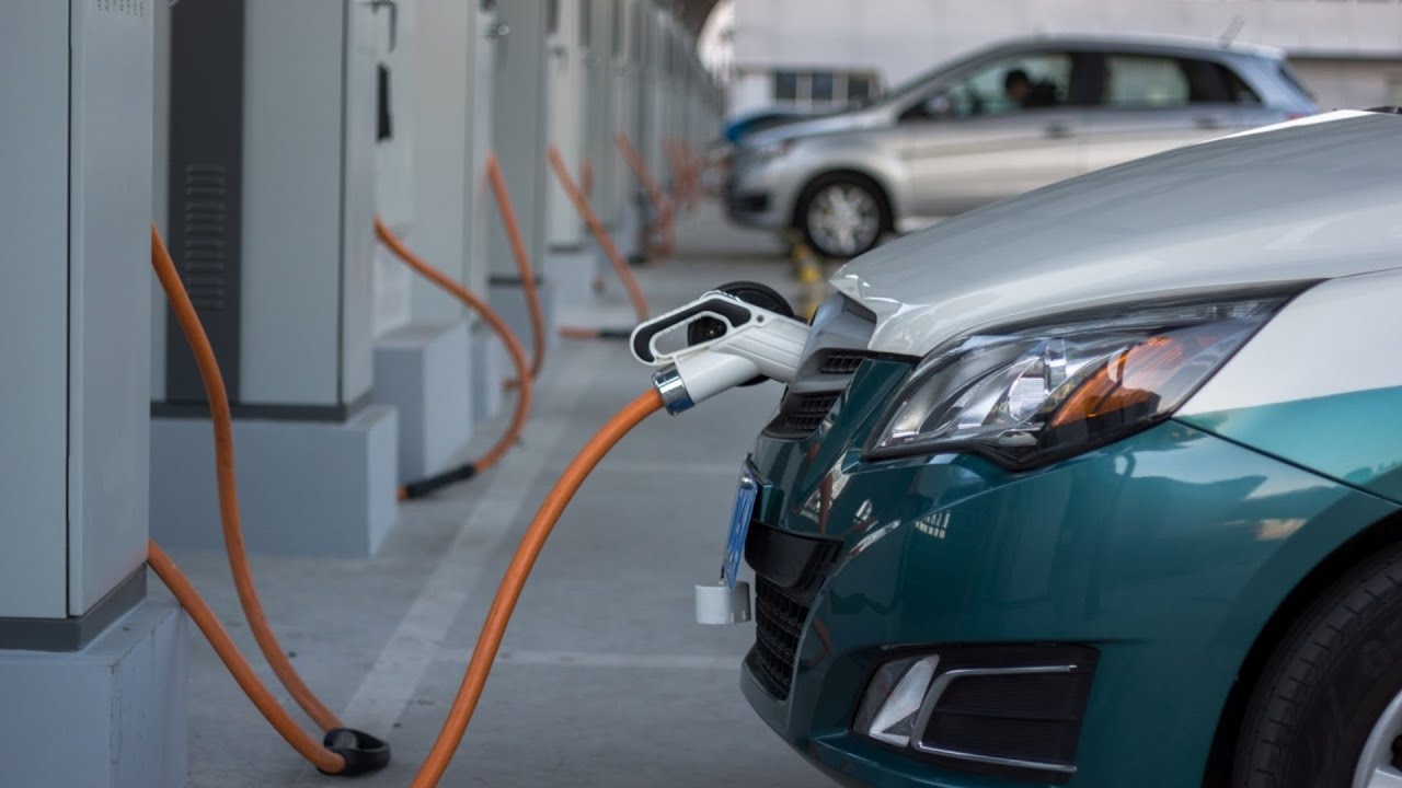 Global uptake of EV’s ‘not happening’ as automotive companies lose billions