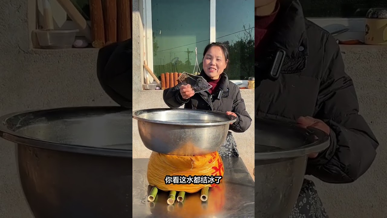 The New Year is approaching. Let s make some spicy crispy and refreshing pickled radishes.