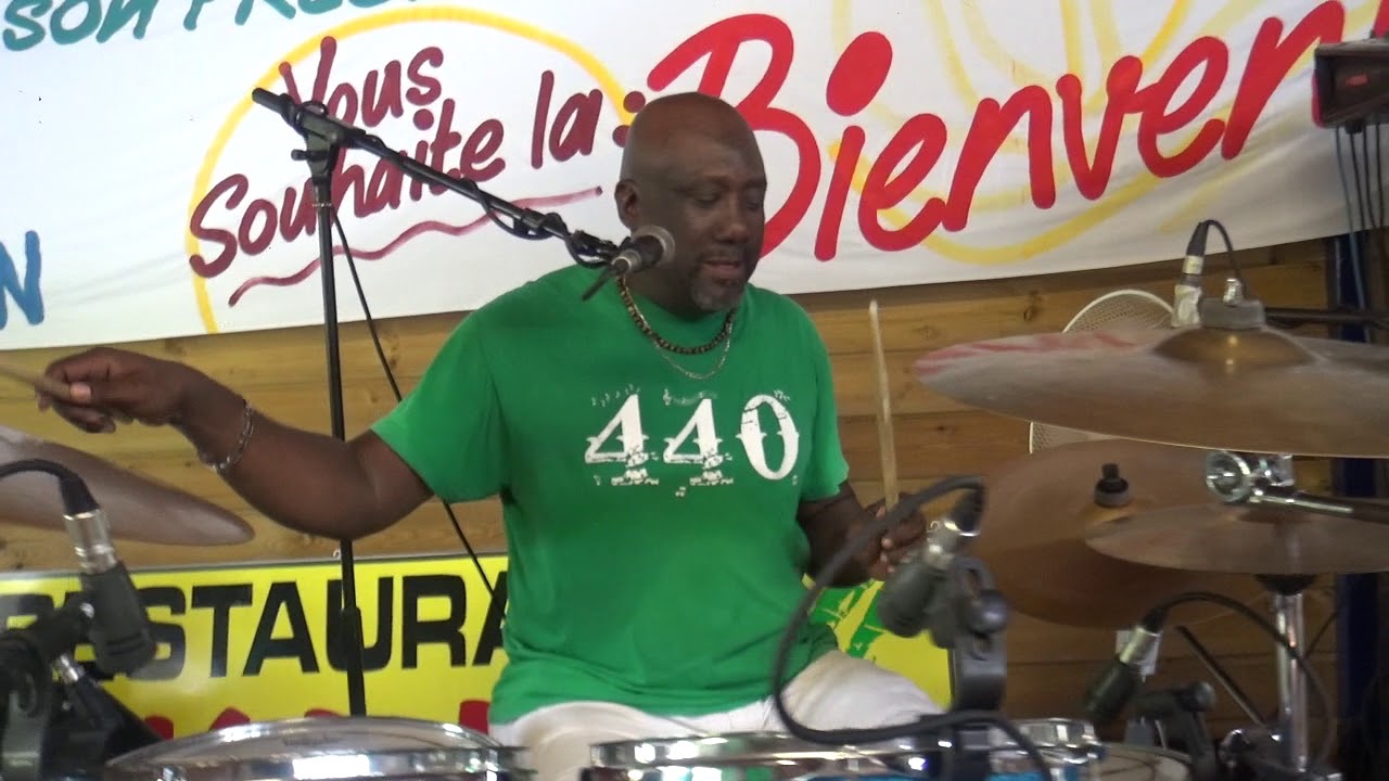 le  groupe 440  a su faire danser le public  venu en masse   images célin caméraman