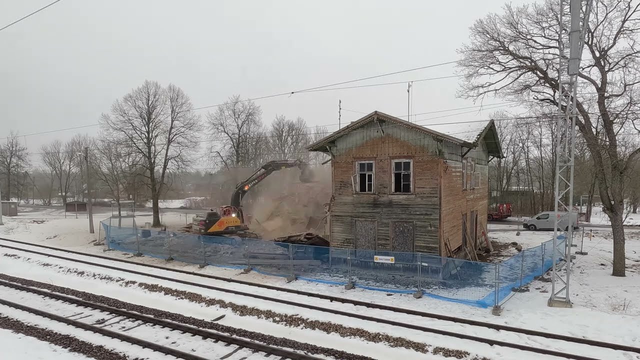 Таймлапс: Снос старого здания вокзала Килтси / Timelapse: Demolition of Kiltsi old station building