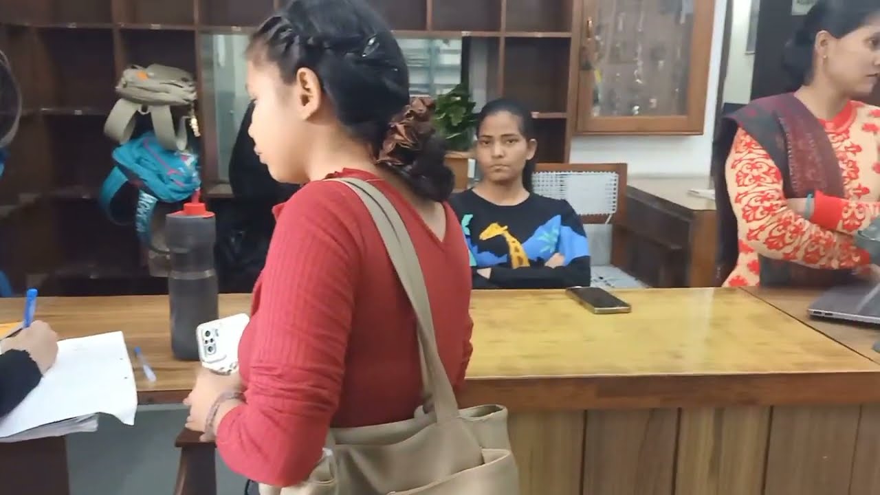 “Library WiFi Problem 😭 | Principal Ma’am Ko Complain