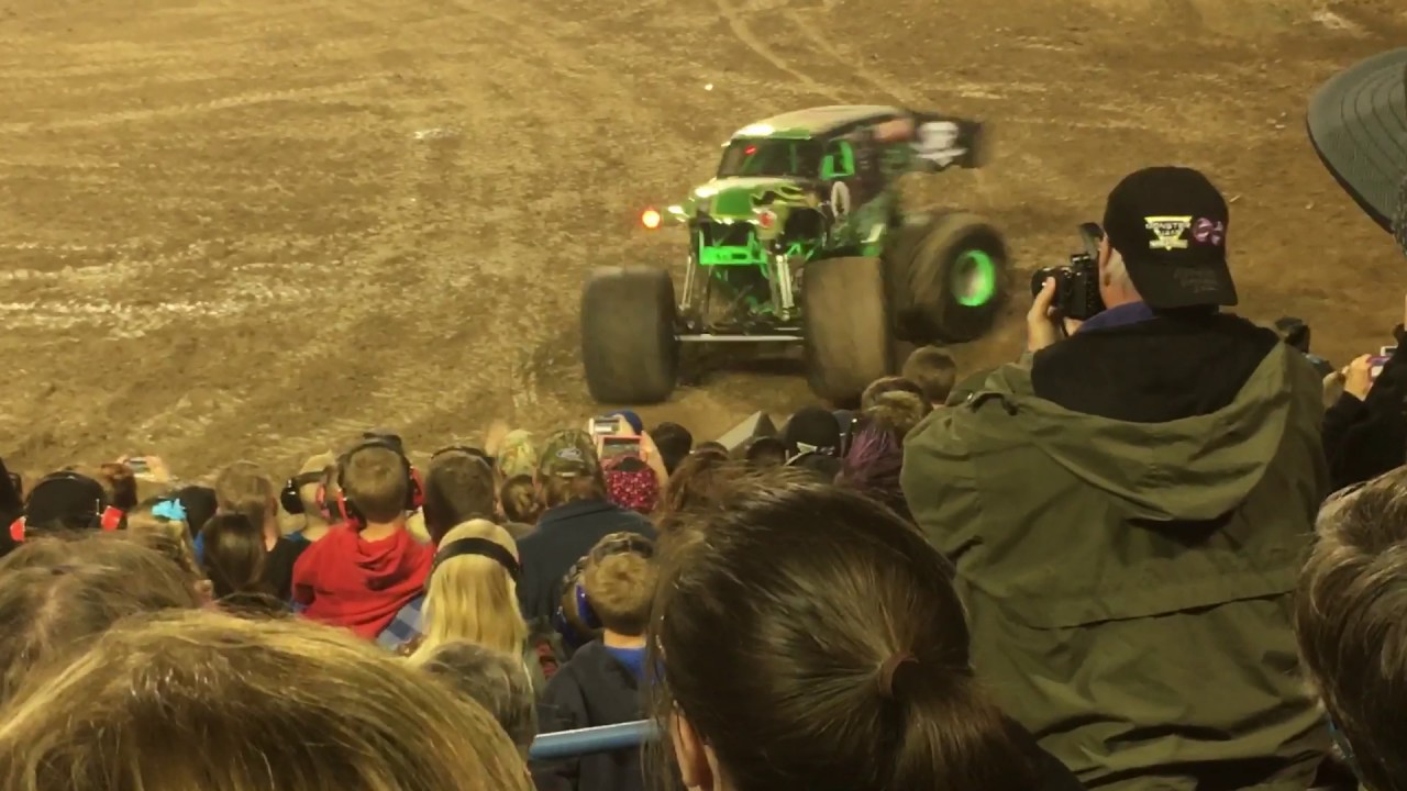 Monster Jam World Finals 18 Grave Digger 35th anniversary encore.