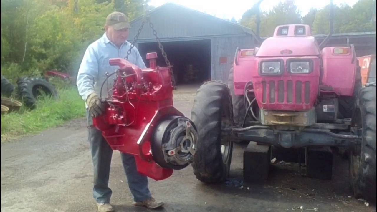 IH 444 Engine rebuild part 7, into the tractor and first start