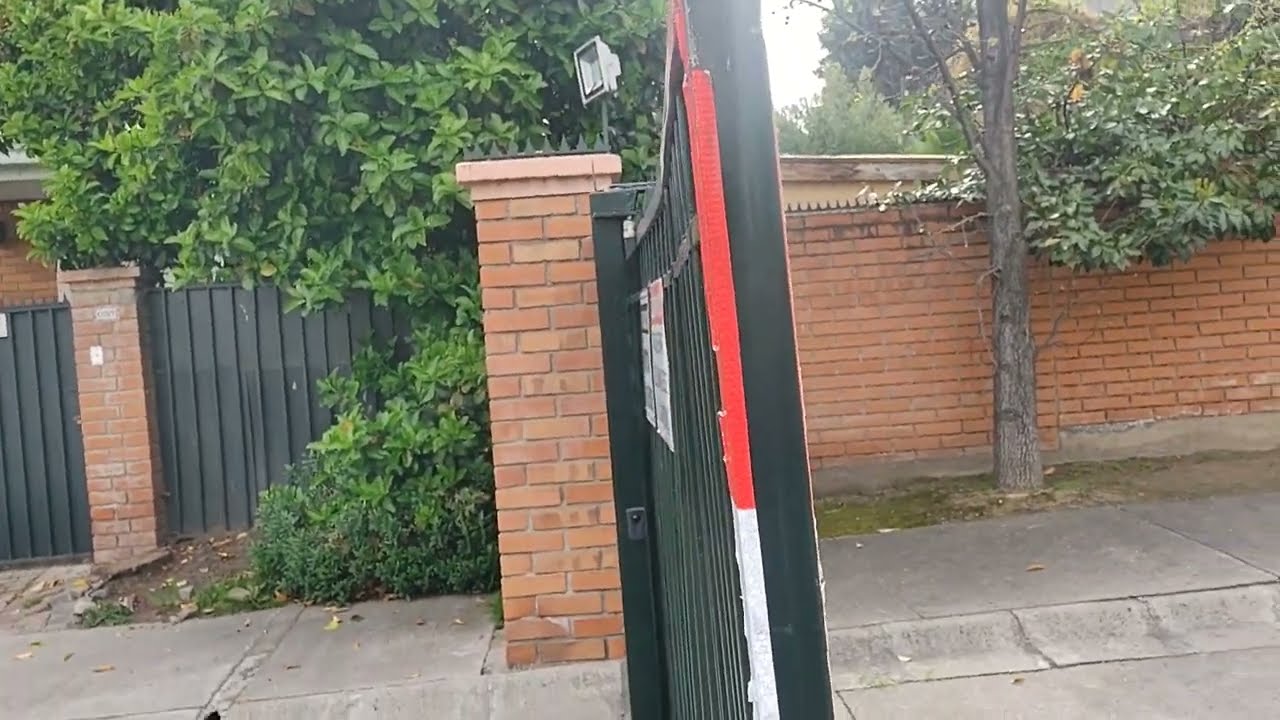 Portón chocado