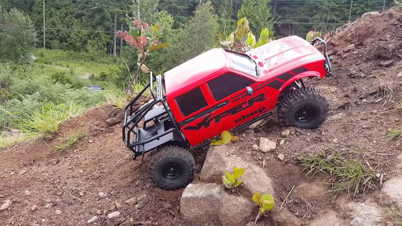 Crawling comparison between three different Truggies with different tires