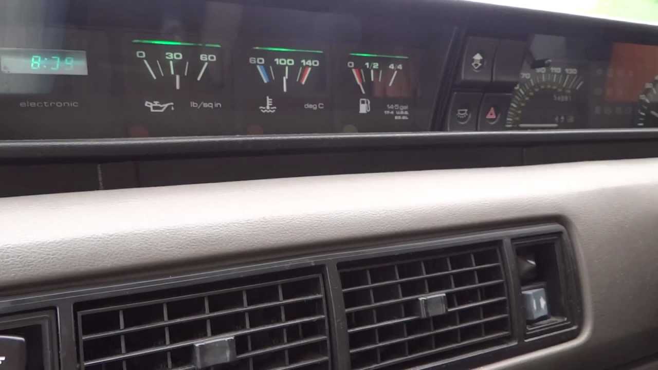 Rover SD1 low on petrol.