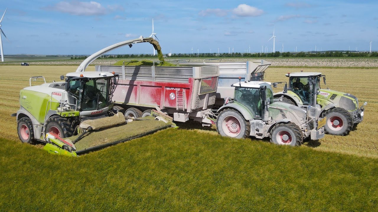 🌾🌱 ENSILAGE DE CÉRÉALES IMMATURE AVEC 2 DAMEUSE AU TASSAGE // CLAAS & FENDT & VALTRA //