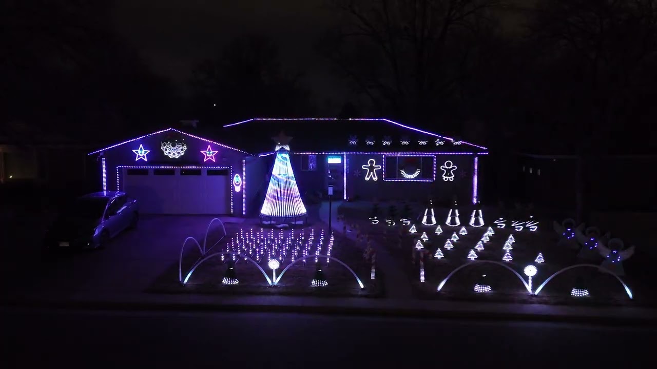 York Street Lights 2025 - Kid on Christmas
