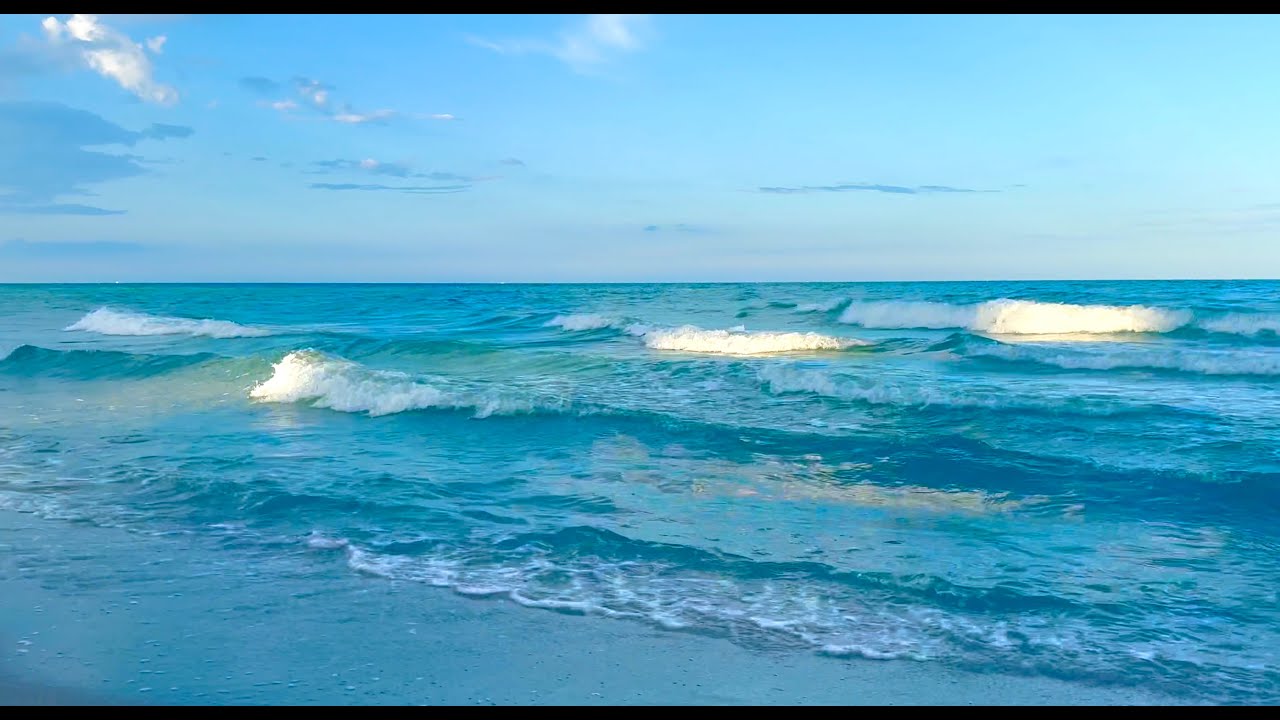 4K Soothing Ocean Waves on a Beautiful Windy Beach for Sleep | Relax & Unwind